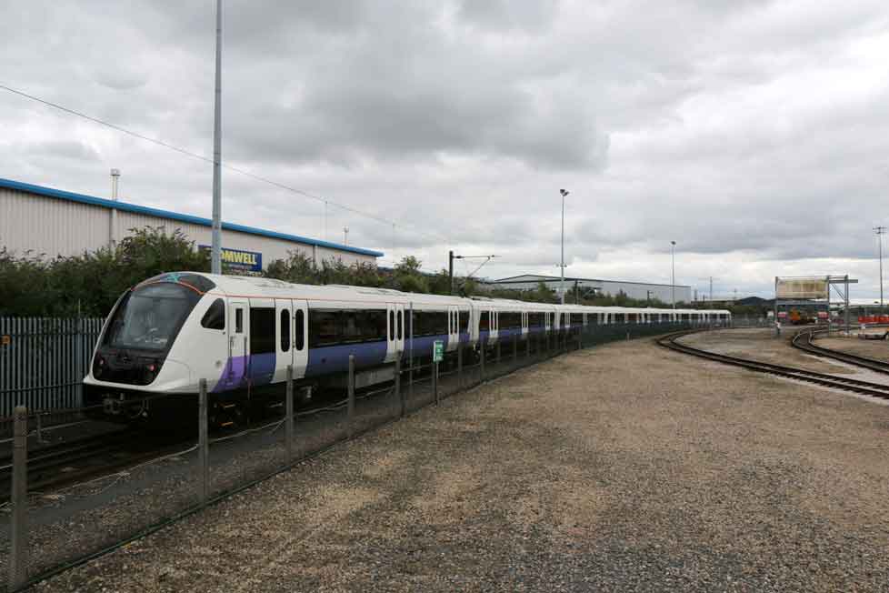 elizabeth line train 6